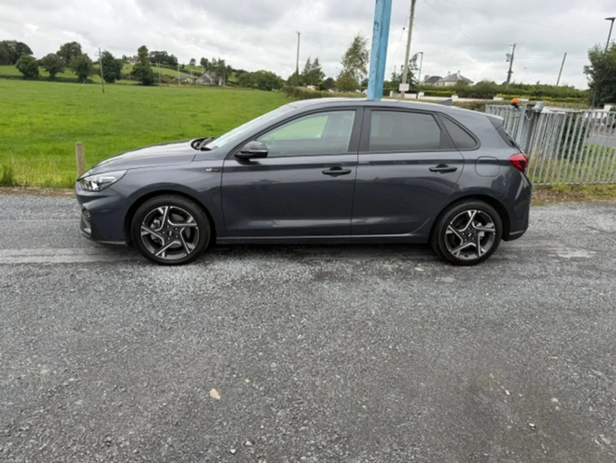 Hyundai i30 NLINE PETROL 5DR - Image 4