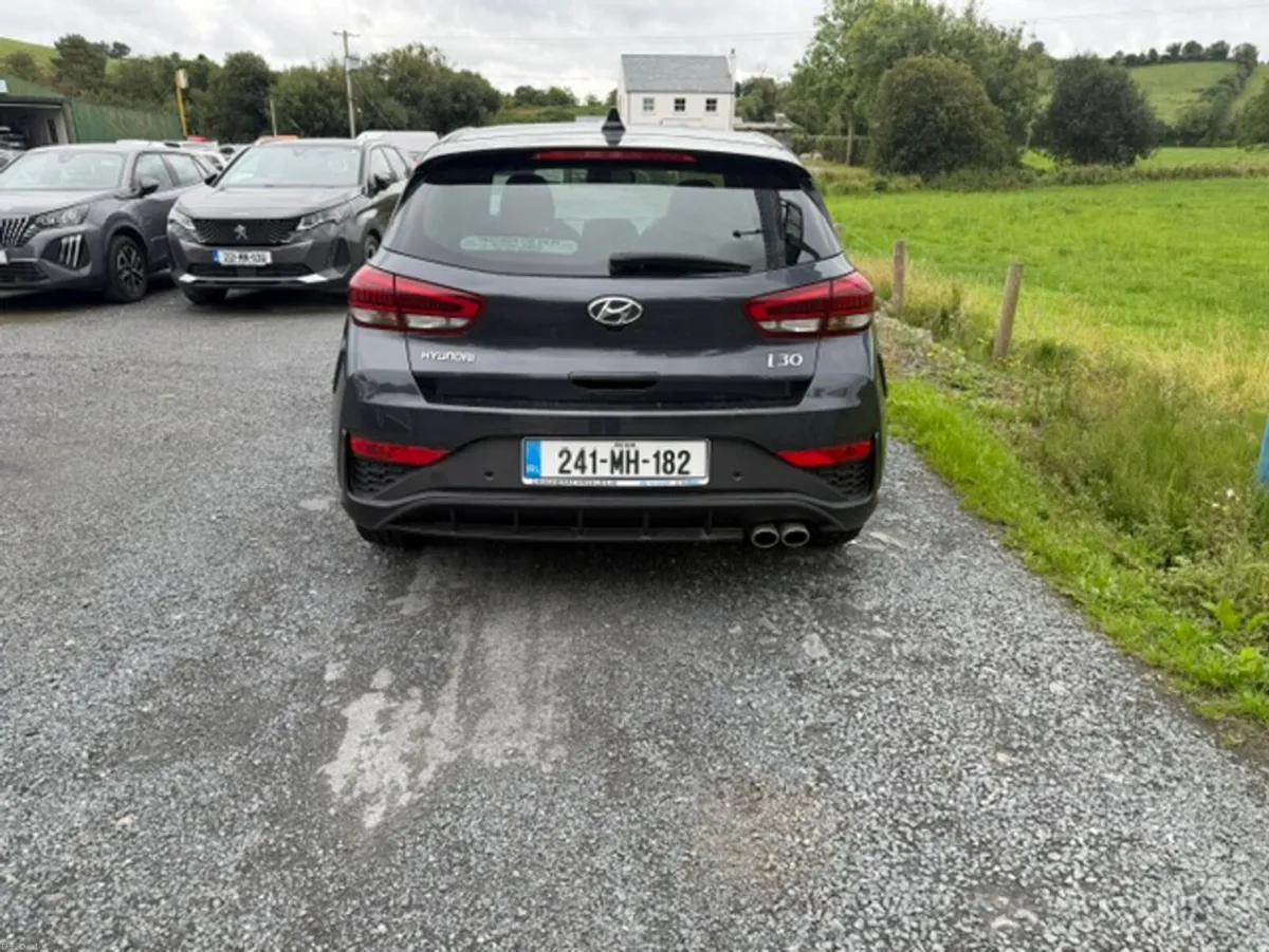 Hyundai i30 NLINE PETROL 5DR - Image 6