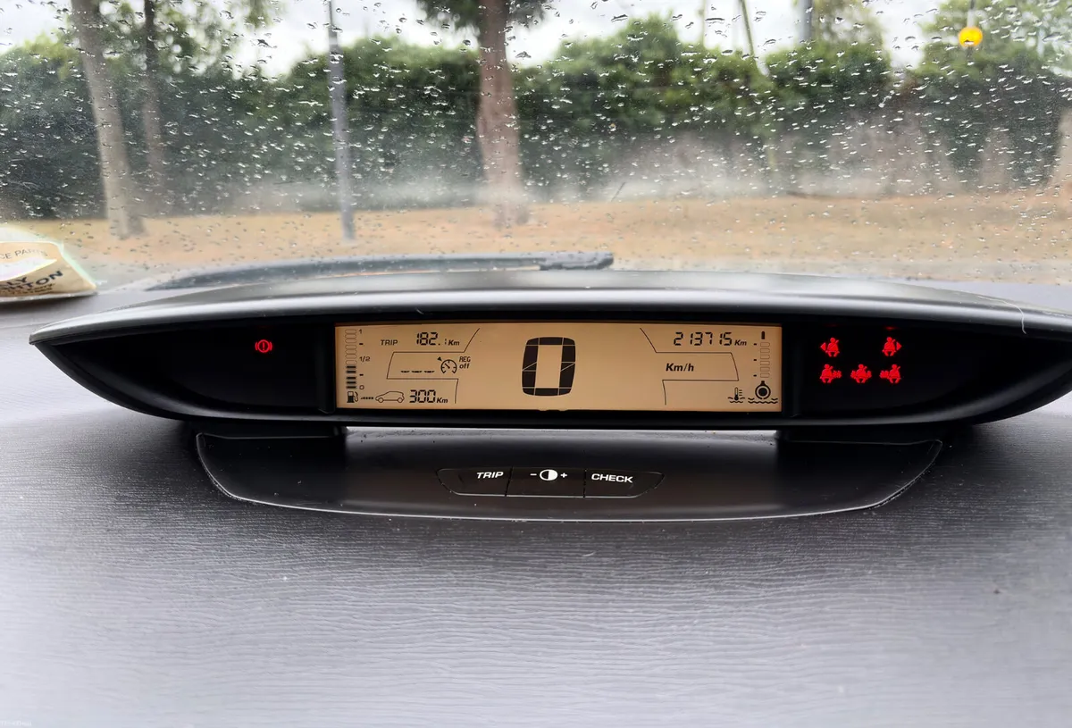 Citroen C4 2008 1.4Petrol nct 1/27 tax 1/27 low km - Image 3