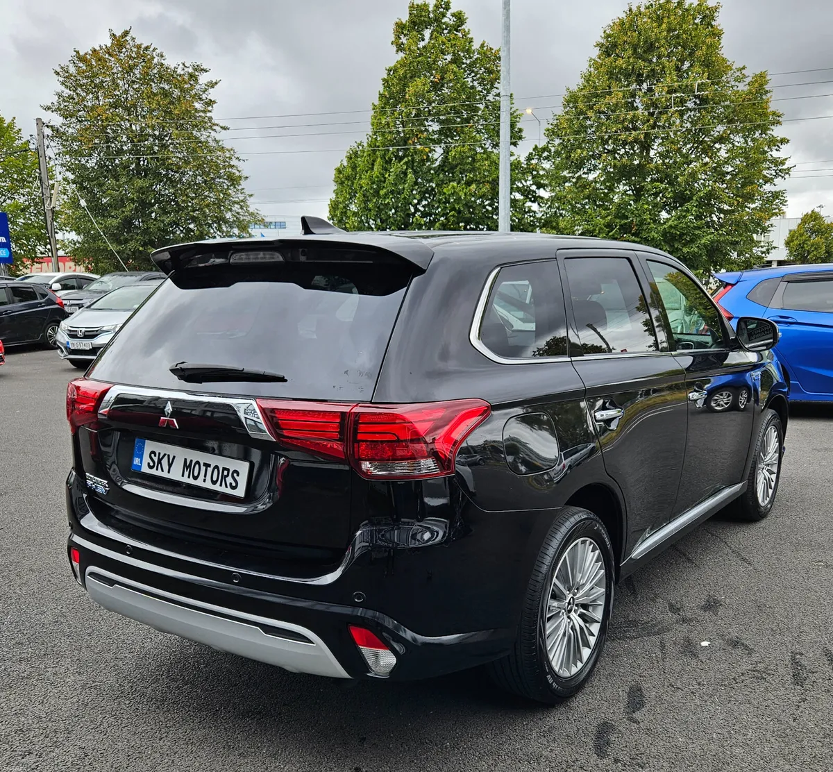 Mitsubishi Outlander 2019 only 32K miles - Image 2