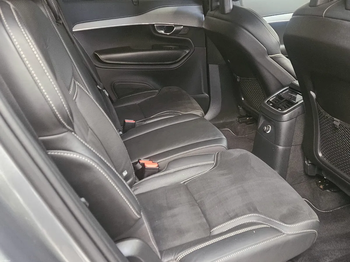 19 VOLVO XC90 T8 2.0 PETROL PLUG IN HYBRID - Image 5