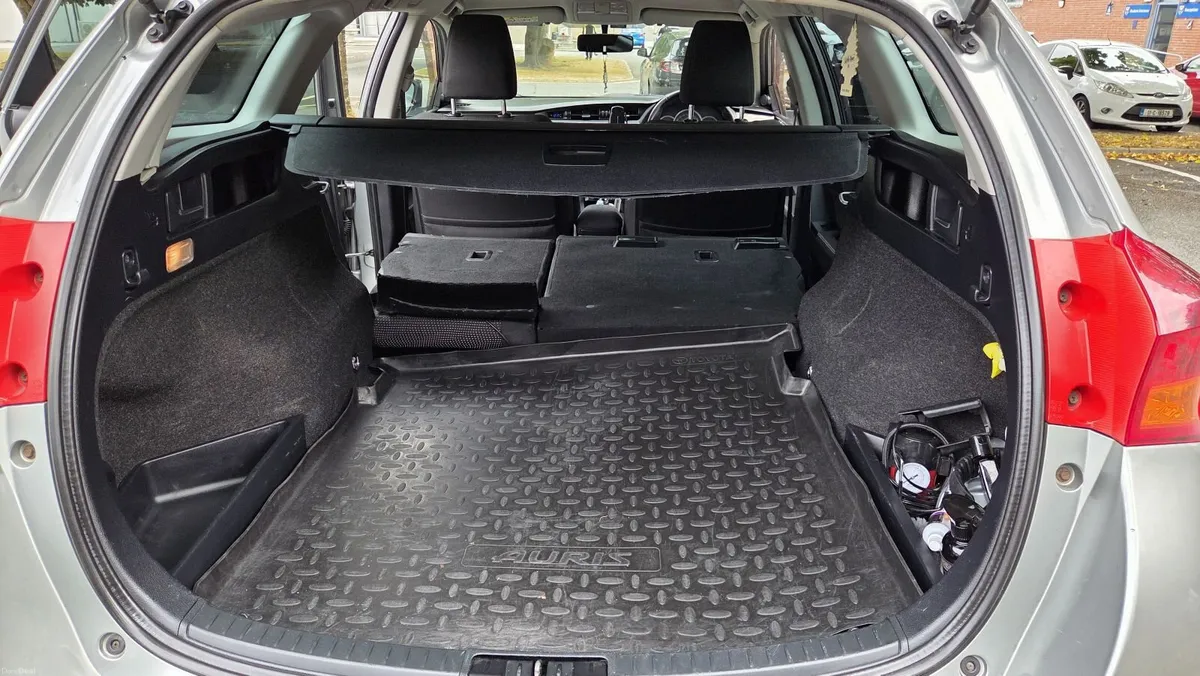 Toyota Auris 2013 - Image 4