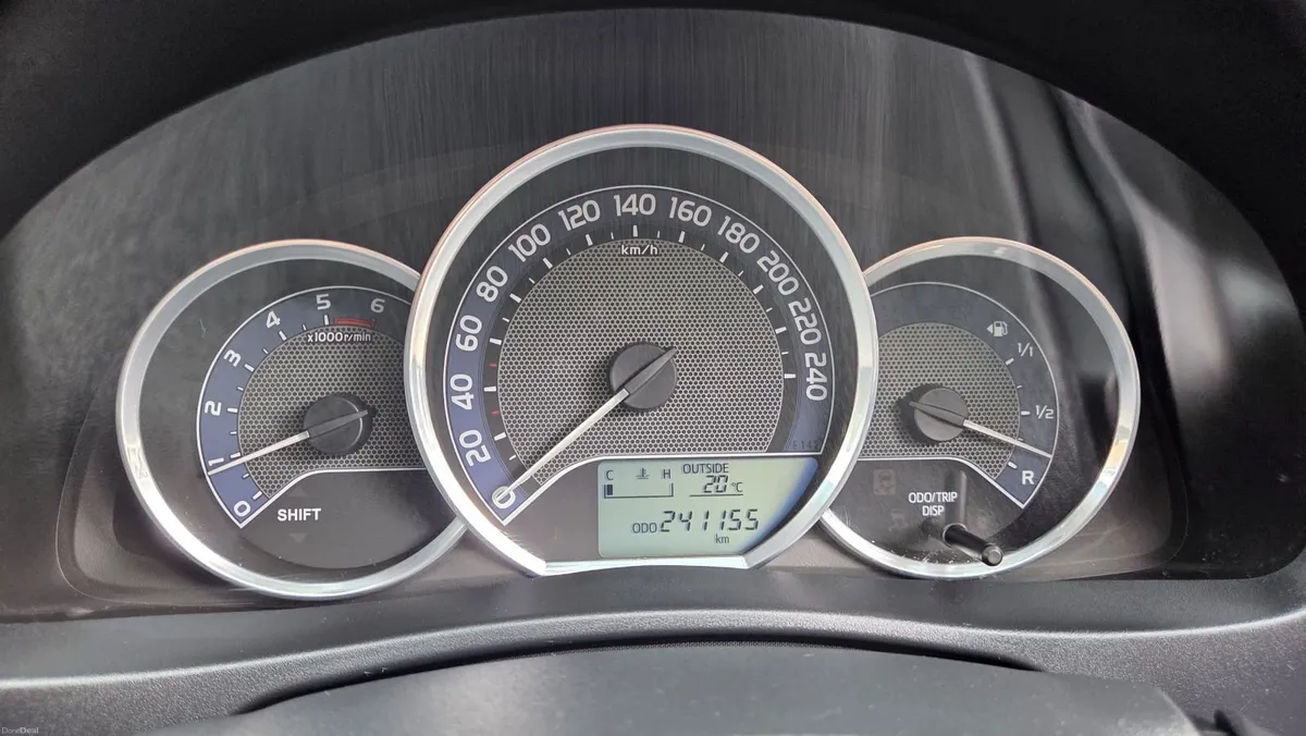 Toyota Auris 2013 - Image 6