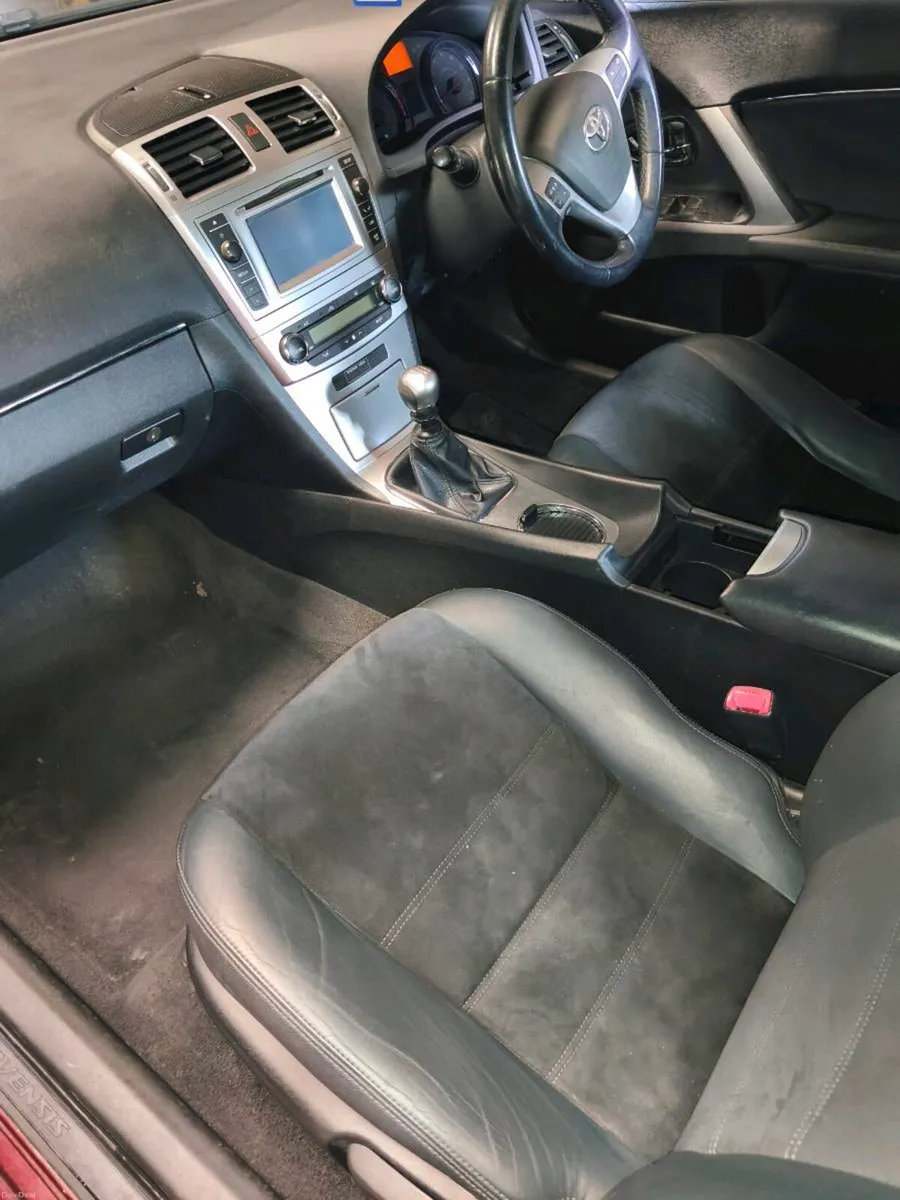 Toyota avensis  Only 105 mil. Nct 08/27 - Image 6