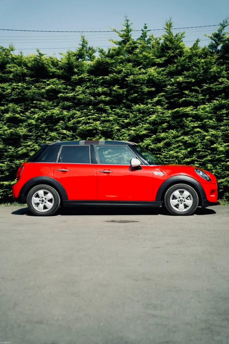 MINI COOPER D 2018-LOW MILEAGE - Image 4