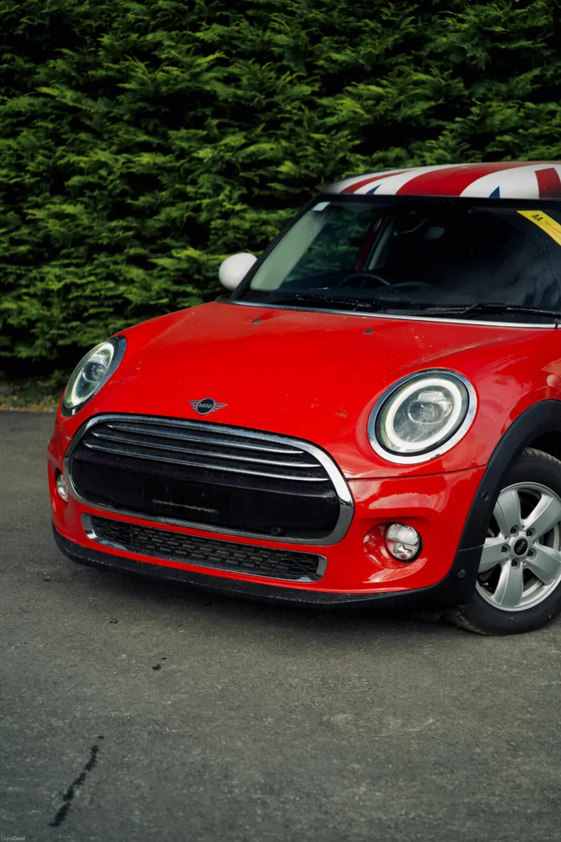 MINI COOPER D 2018-LOW MILEAGE - Image 5
