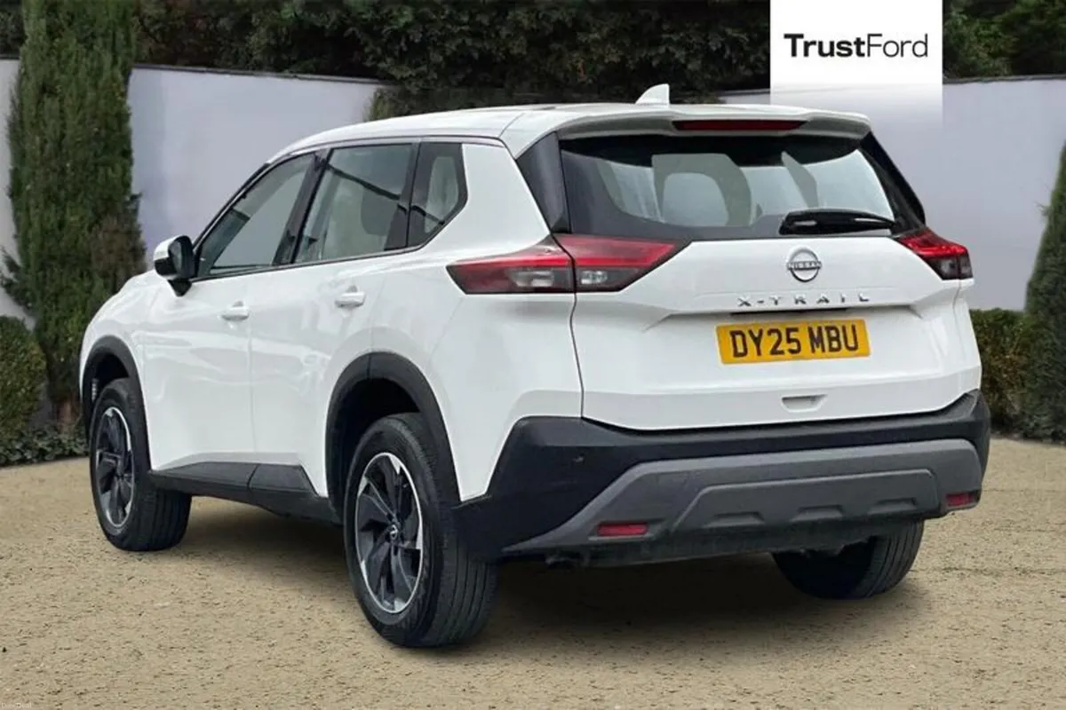 Nissan X-Trail 1.5 MHEV 163 Acenta Premium 5dr [7 - Image 2