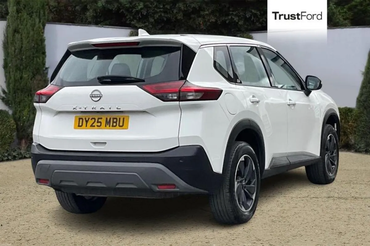 Nissan X-Trail 1.5 MHEV 163 Acenta Premium 5dr [7 - Image 4