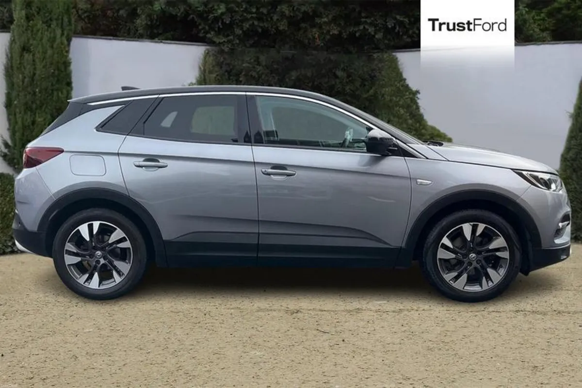 Vauxhall Grandland X 1.2 Turbo SRi Nav 5dr - Image 3