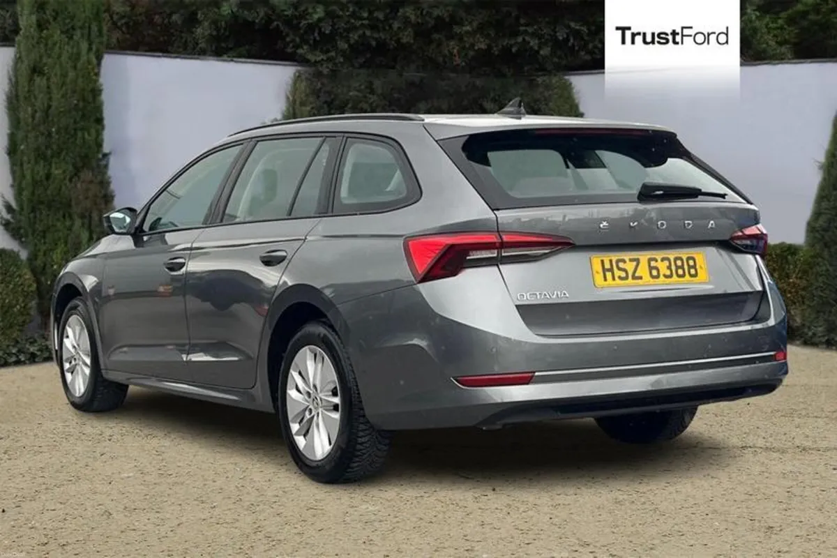Skoda Octavia 1.5 TSI SE 5dr **CRUISE CONTROL, REA - Image 2