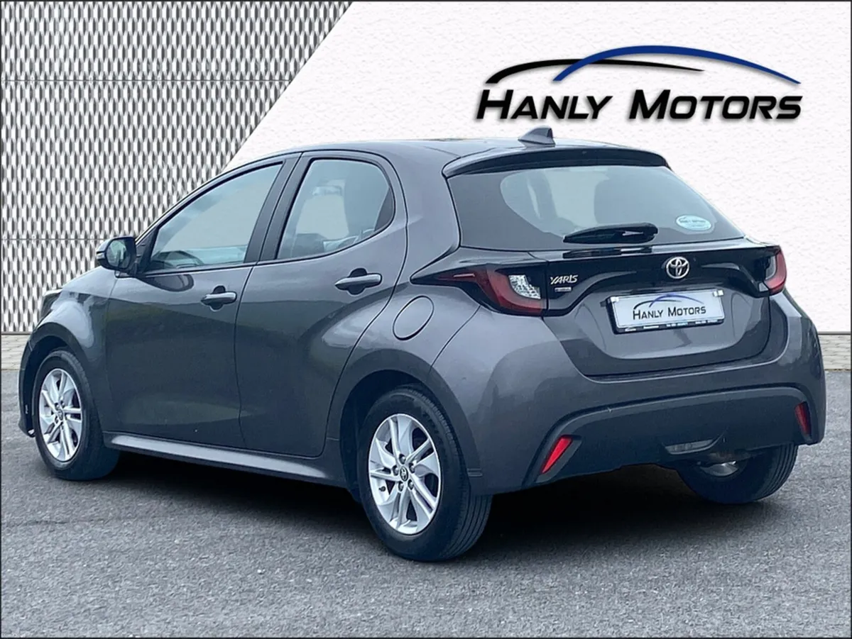 Toyota Yaris 1.0 LUNA 4DR - Image 6