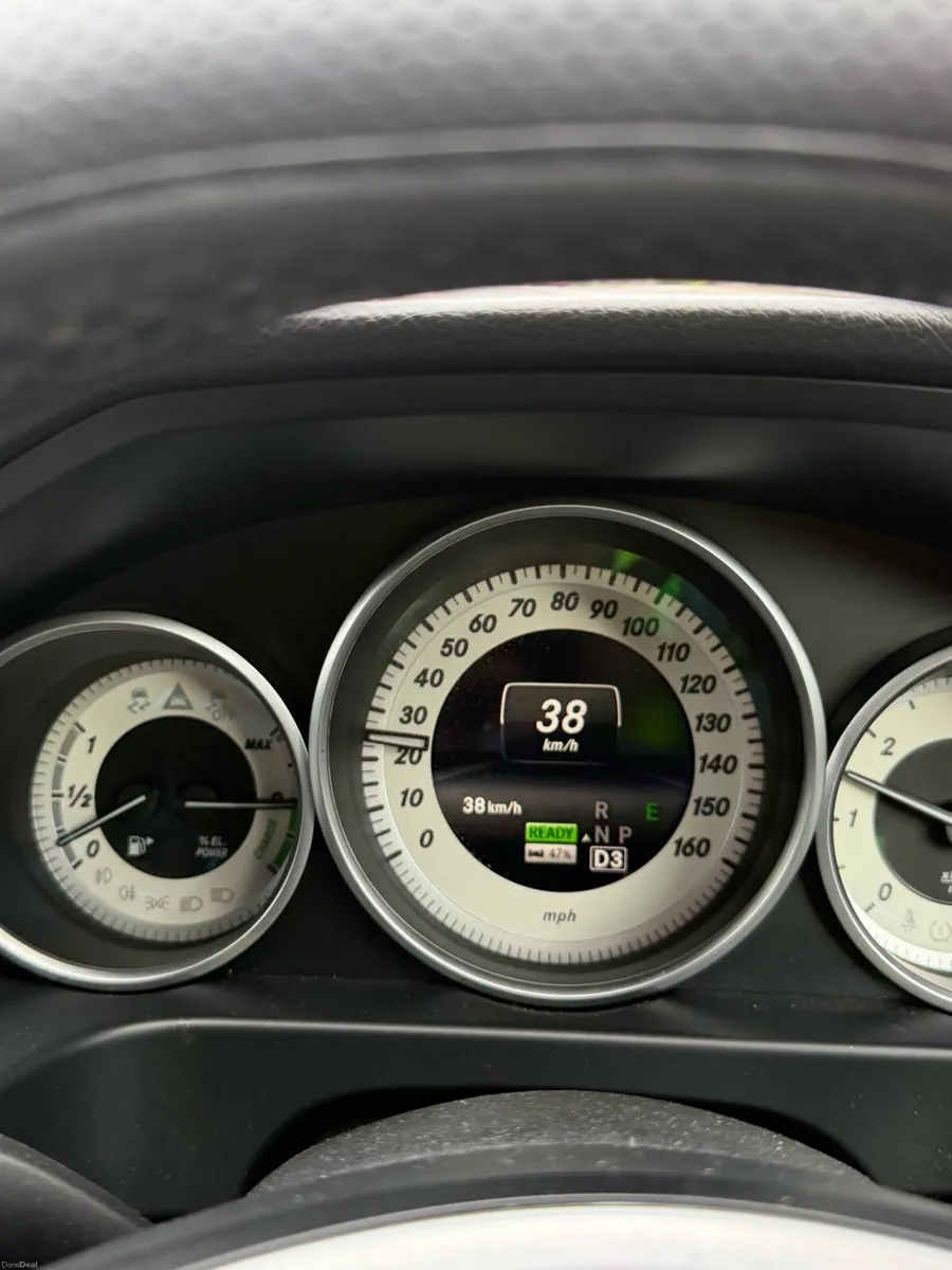 E class Mercedes - Image 6