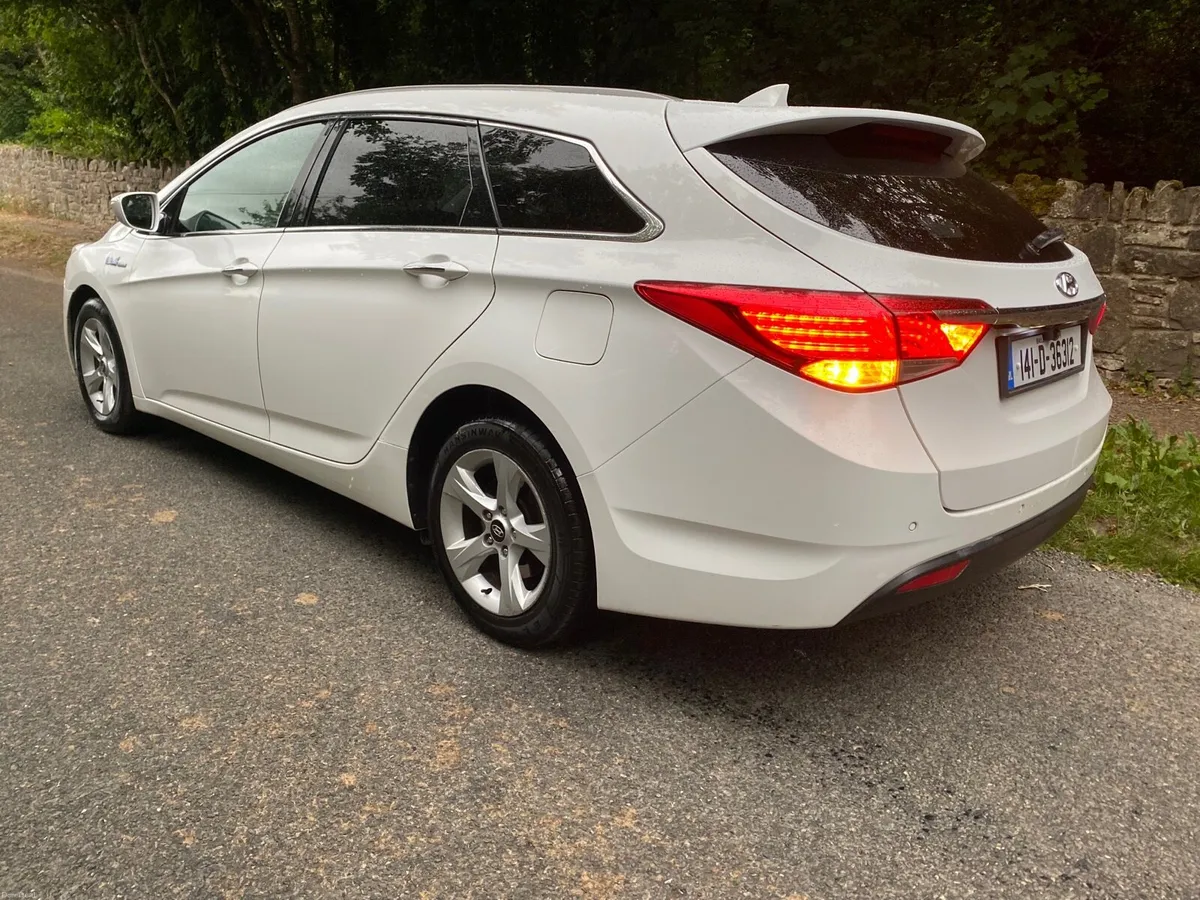 HYUNDAI I40 LUXURY TOURING NCT 7/27 BEAUTIFUL EXA - Image 4