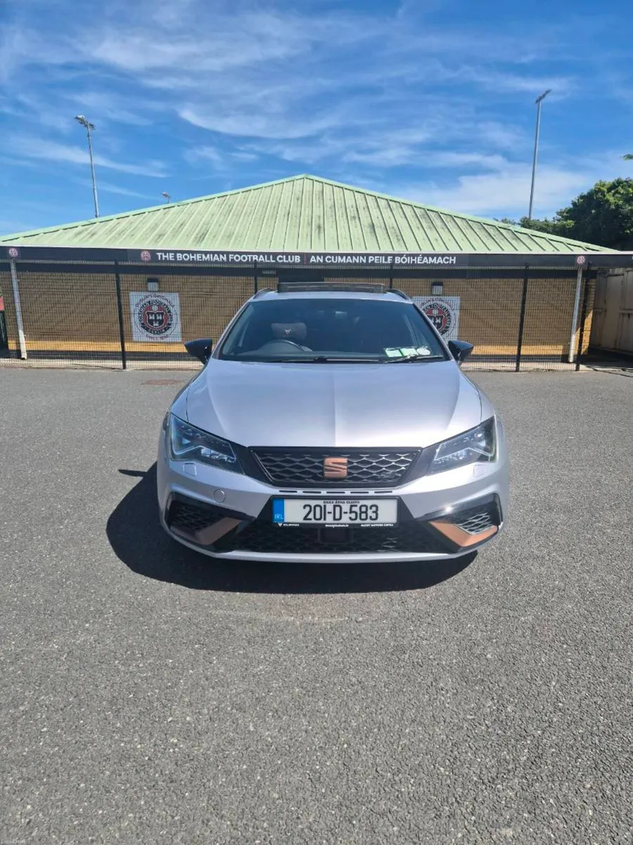 SEAT leon cupra 300 4Drive DSG (MEGA SPEC) - Image 2