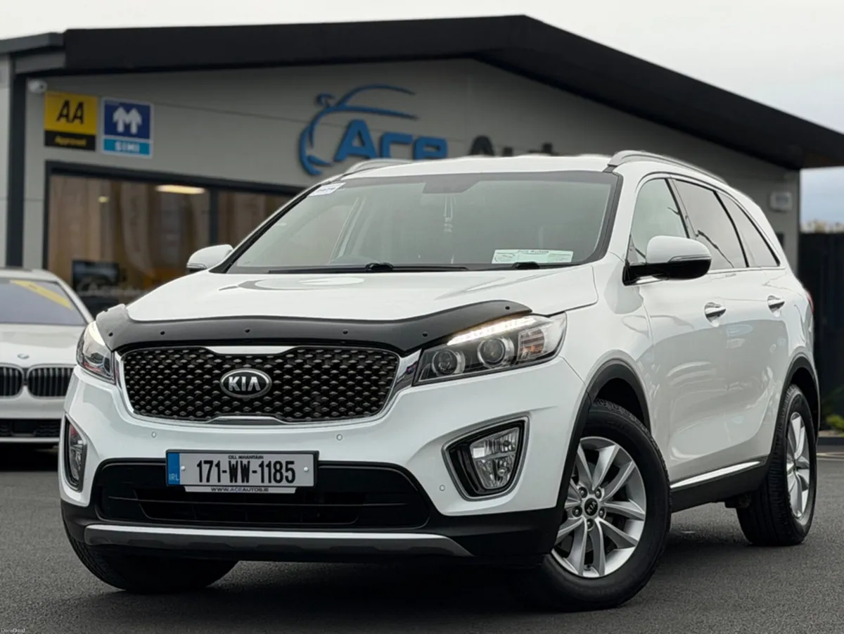 Kia Sorento PLATINUM 4X2 -2.2 DIESEL - MANUAL - 12 - Image 1