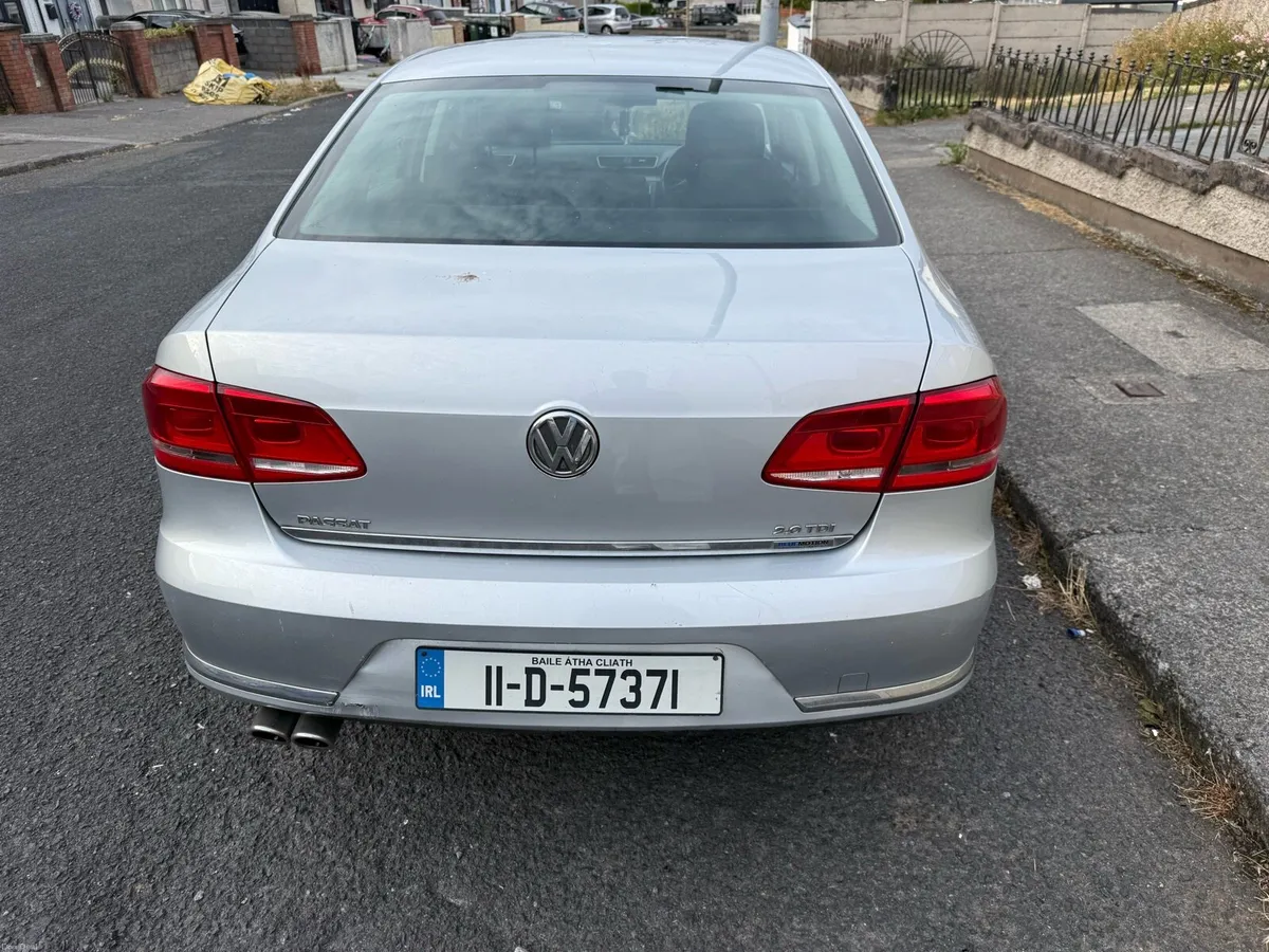 2011 Volkswagen Passat 2.0L - Image 3