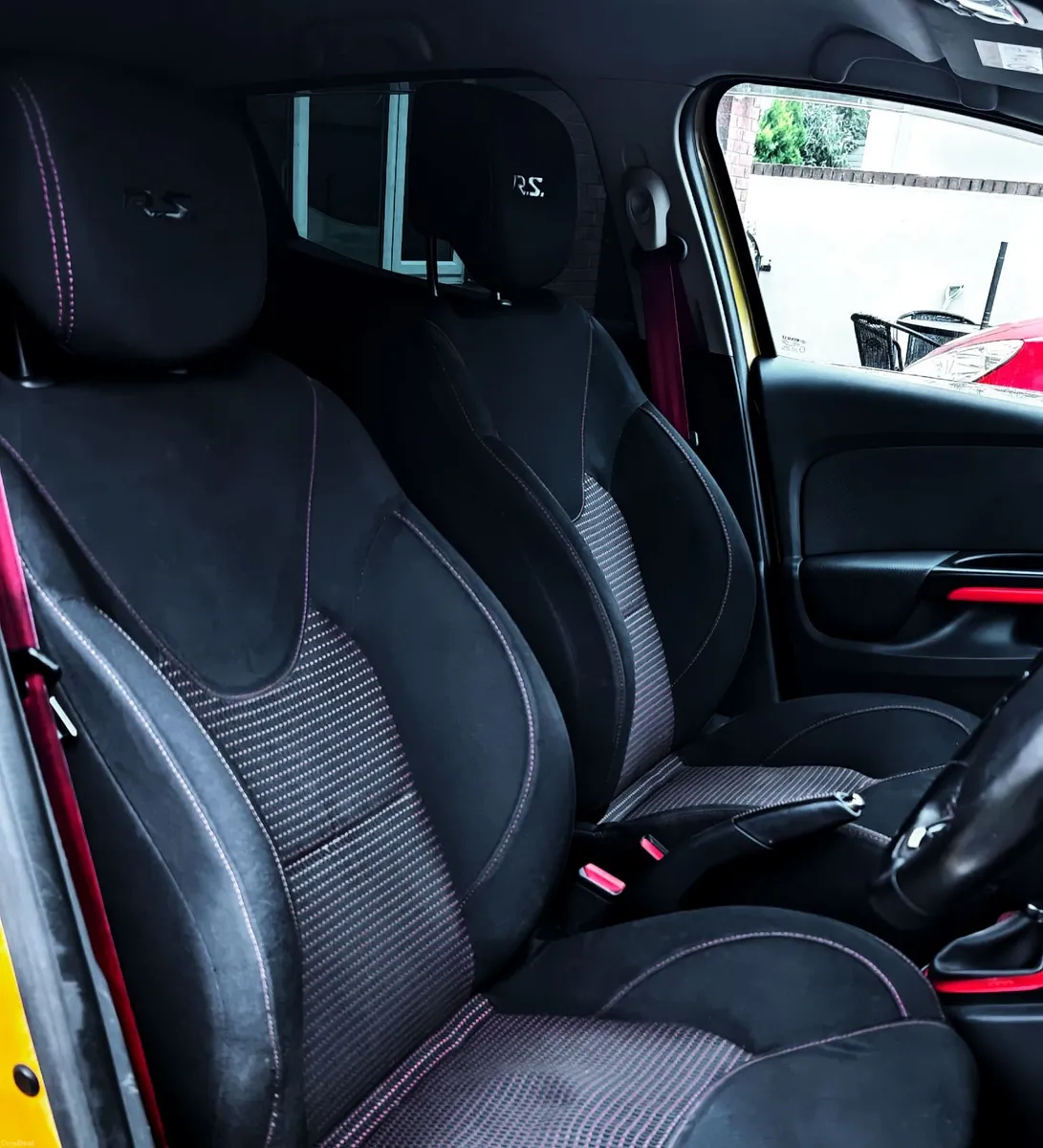 Renault Clio 4RS EDC 200BHP - Image 5