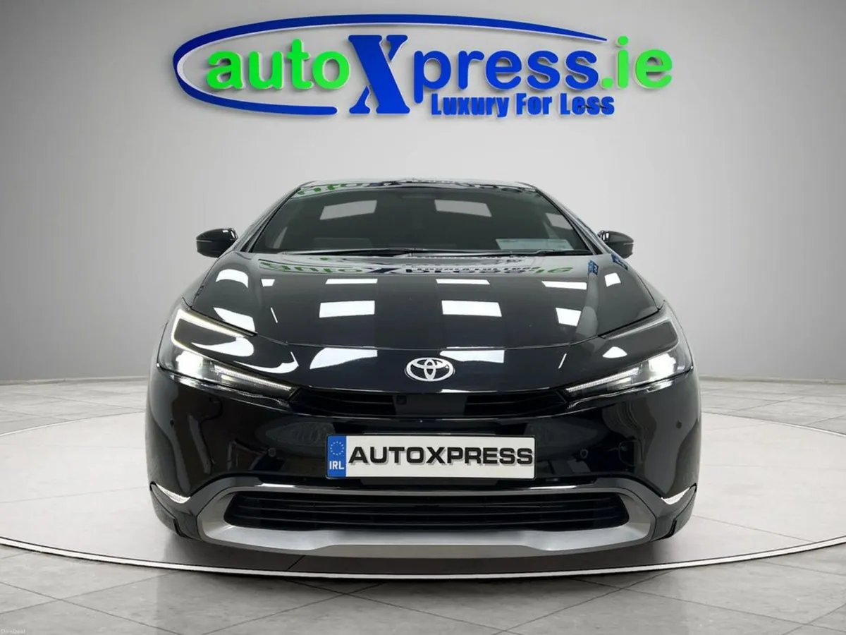 Toyota Prius 2.0 Z 360 camera, Low mileage, Automa - Image 3