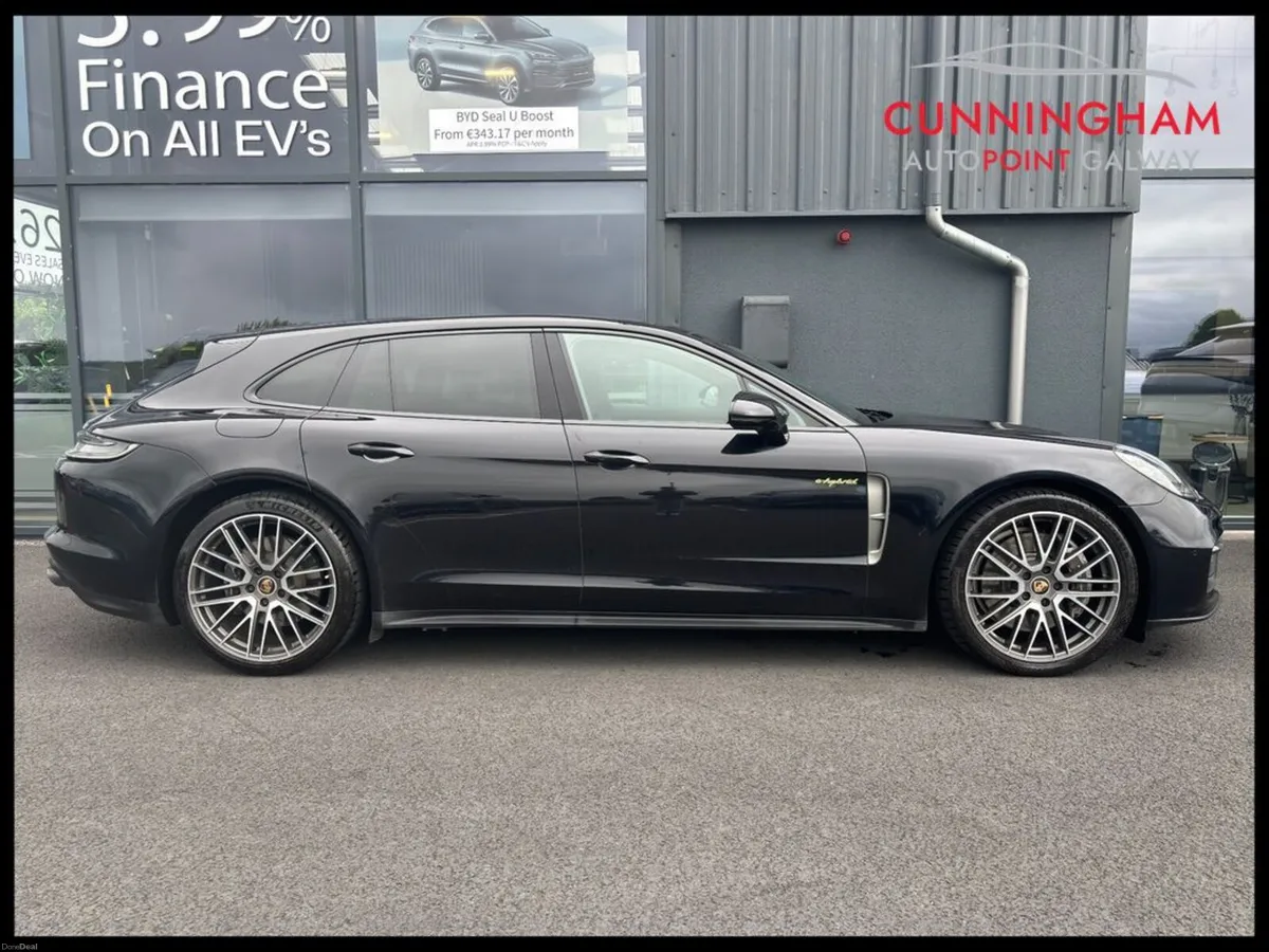 Porsche Panamera 4 e-hybrid Sport Turismo Platinum - Image 3