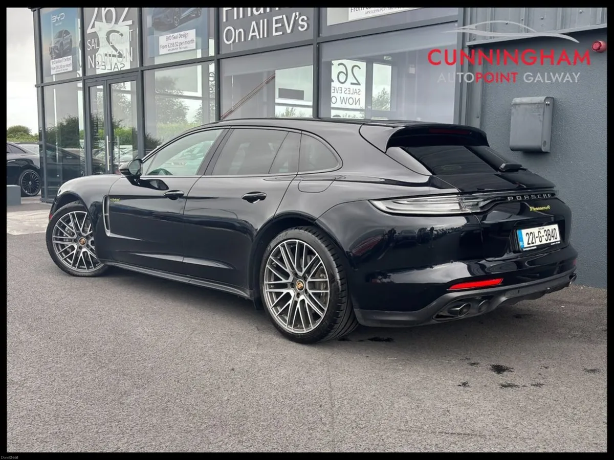 Porsche Panamera 4 e-hybrid Sport Turismo Platinum - Image 2