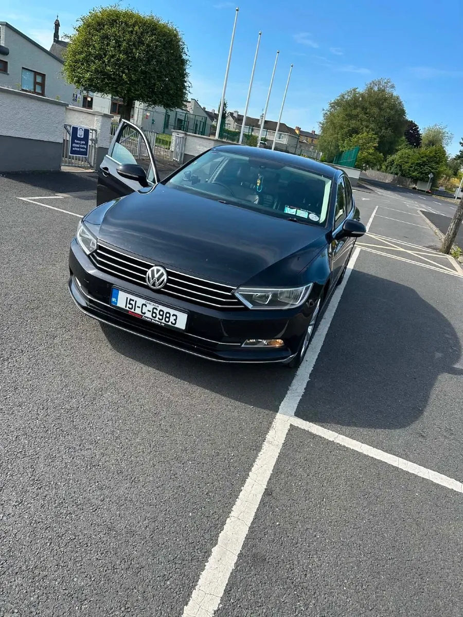 Volkswagen Passat 2015 - Image 2