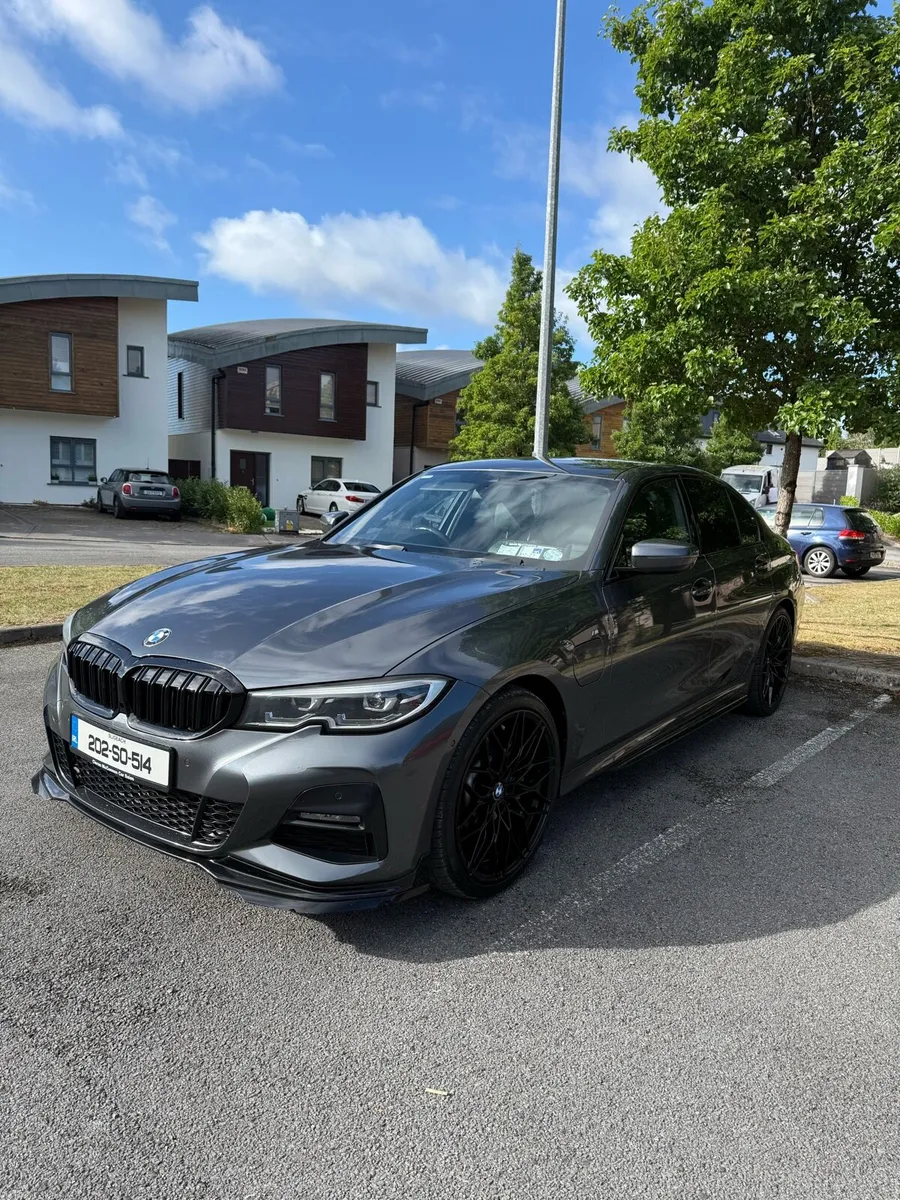 BMW 330e M-Sport - Image 4