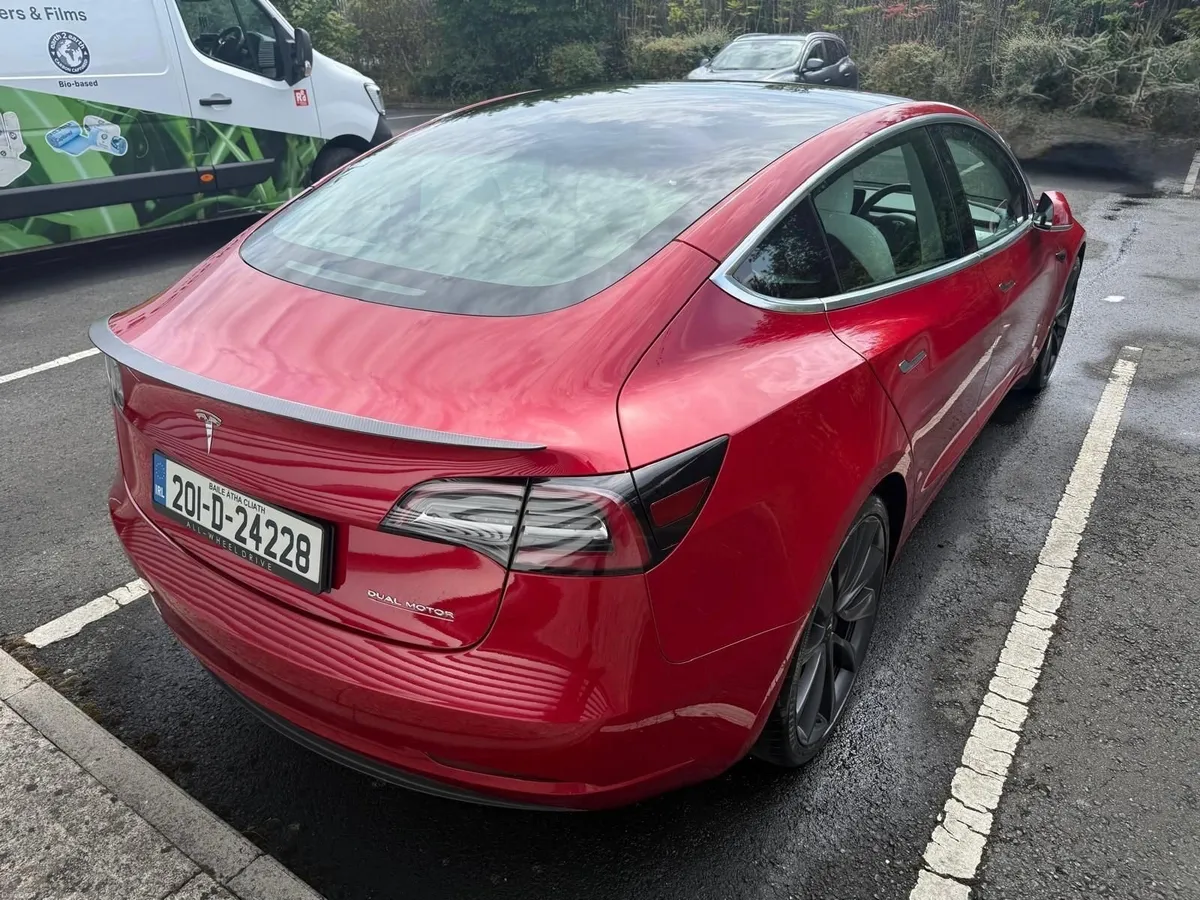 Tesla Model 3 2020 - Image 4