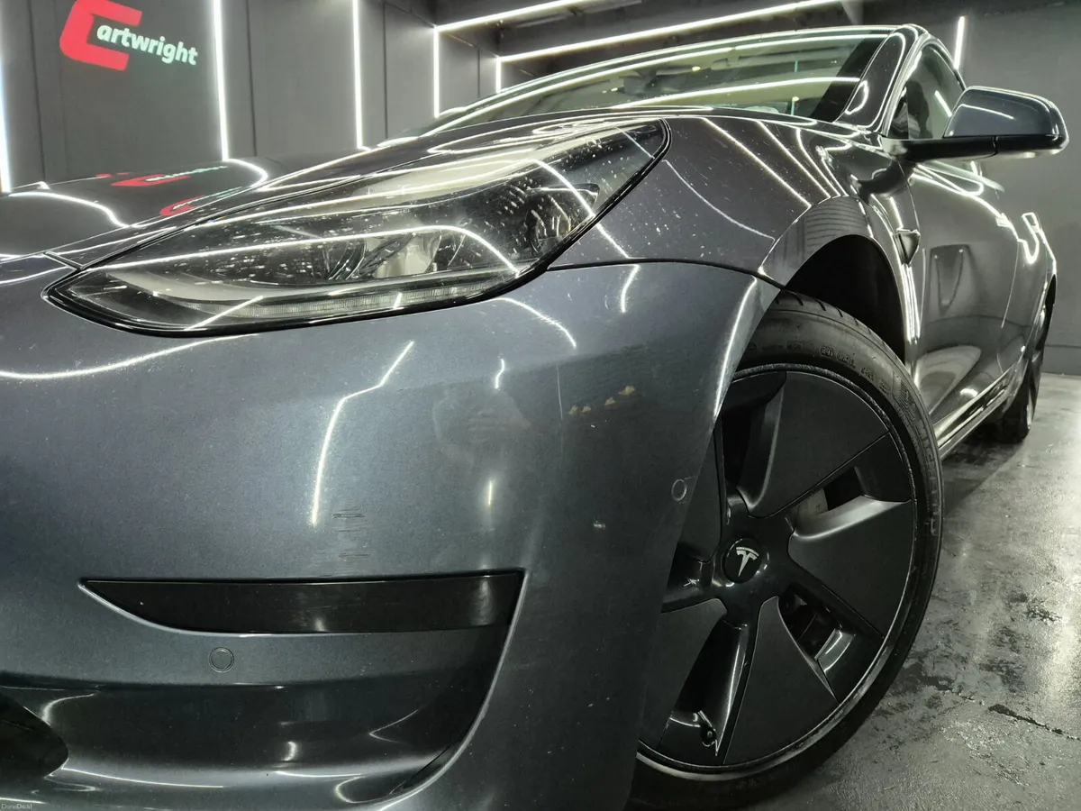 Tesla Model 3 2022 - Image 2