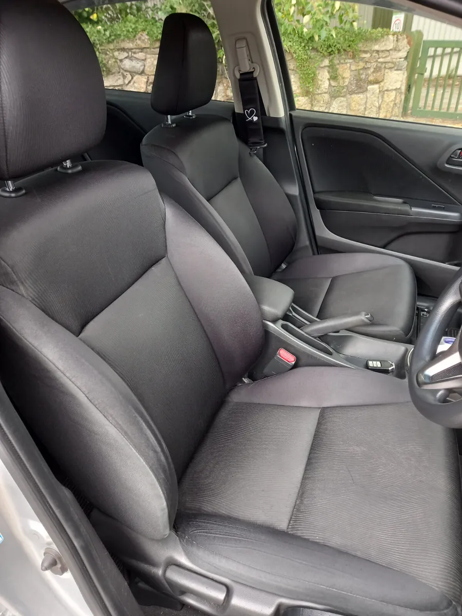 2016 Honda Grace 1.5 Petrol Hybrid - Image 3