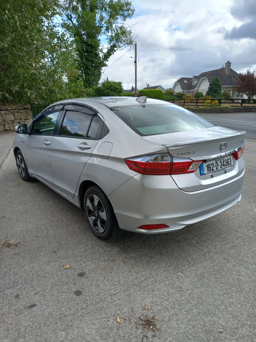 2016 Honda Grace 1.5 Petrol Hybrid - Image 6