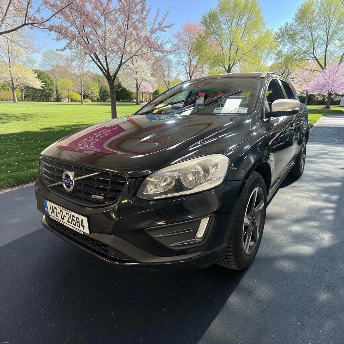 2014 Volvo XC60 D4 (181hp) FWD R-Design - Image 1