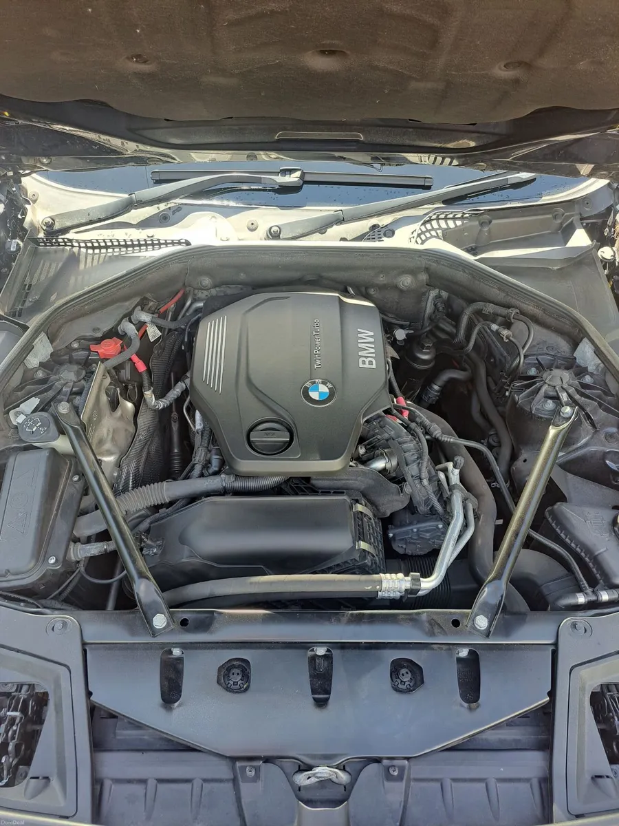 2015 BMW 520d Luxury saloon - Image 4