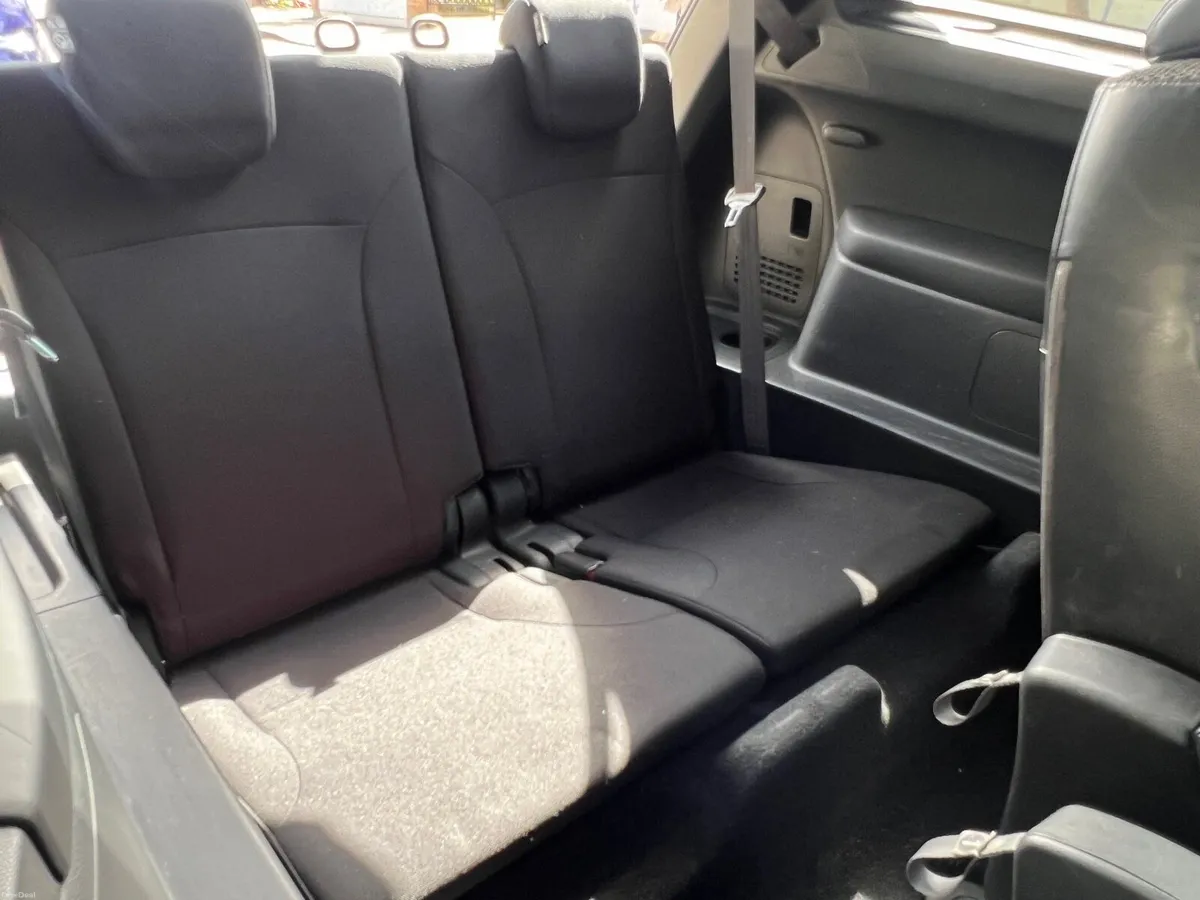 Honda Jade Hybrid Auto,6 Seat,Like Brand New - Image 6