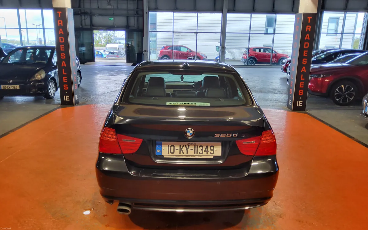 BMW 3-Series 2010 - Image 3