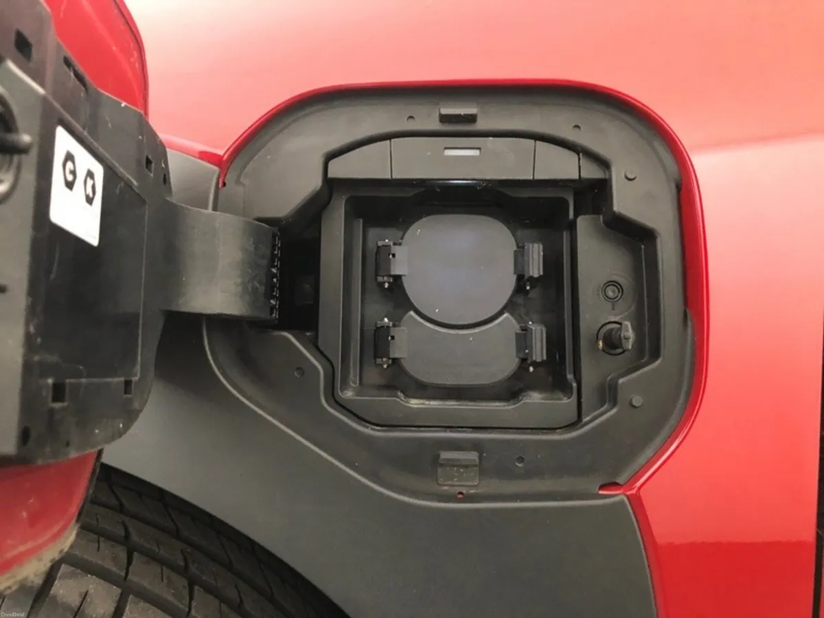 Toyota bZ4X SPORT 4DR AUTO - Image 6