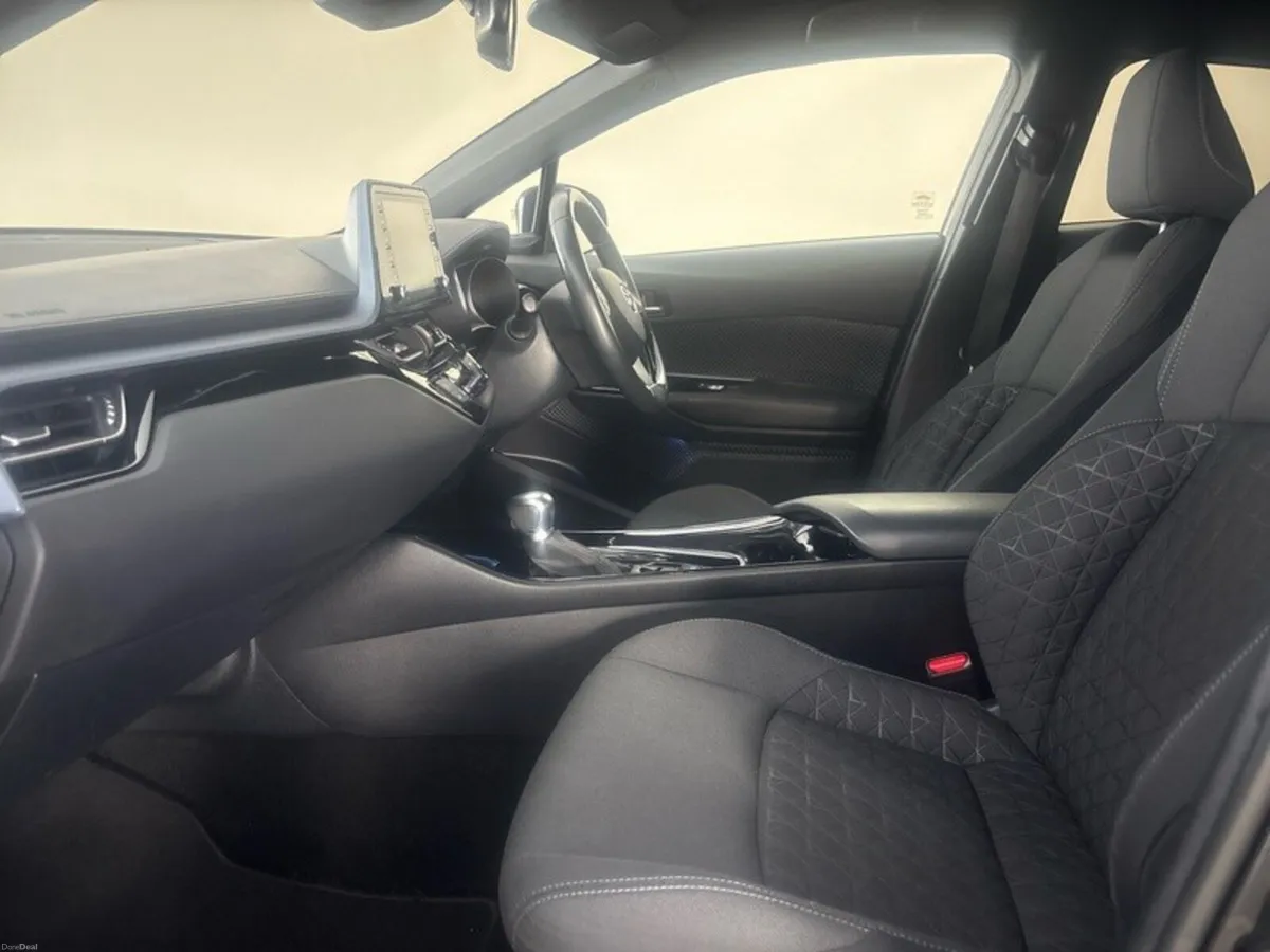 Toyota C-HR HYBRID SPORT - Image 6