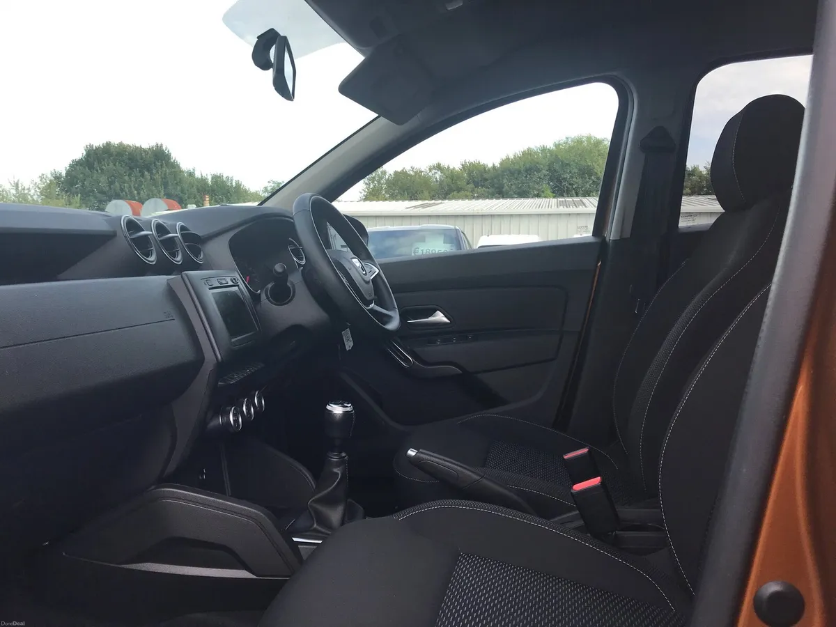 Dacia Duster Blue dCi 115 Comfort - Image 2