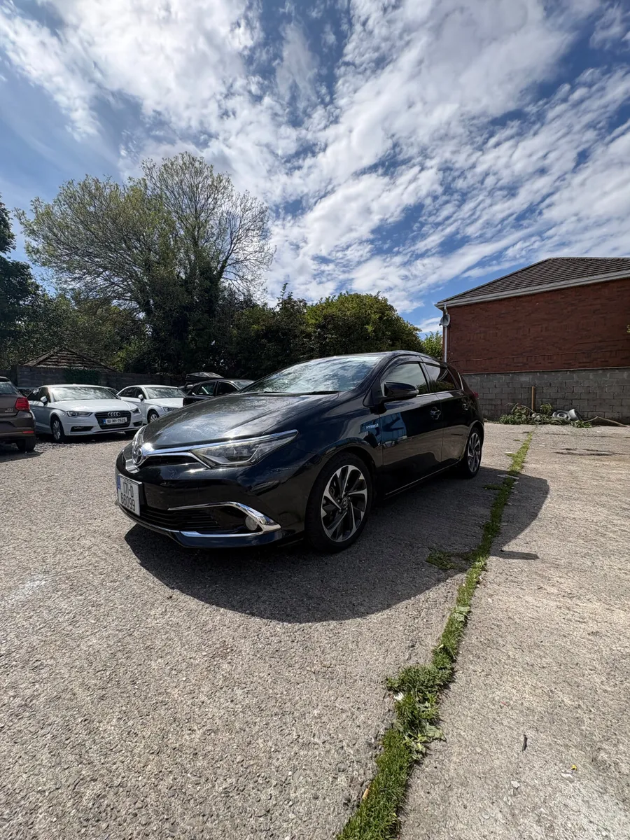 Toyota Auris 2017- high specs - Image 3