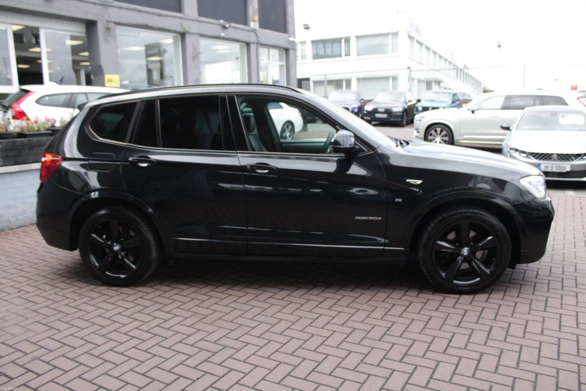 2.0D X-DRIVE M-SPORT PRO PAN ROOF ESTATE AUTO // 1 - Image 3