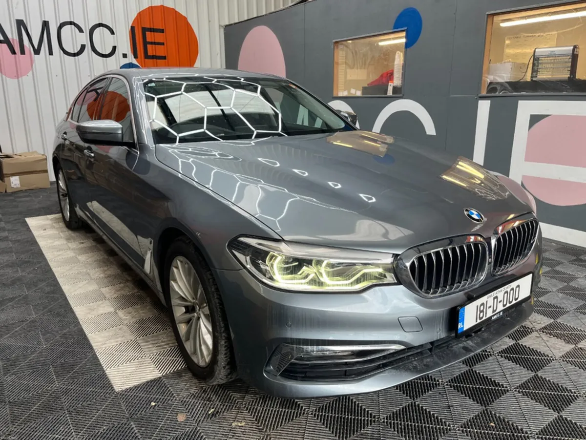 BMW 5-Series 2018 BMW 530E LUXURY iPERFORMANCE 2.0 - Image 1