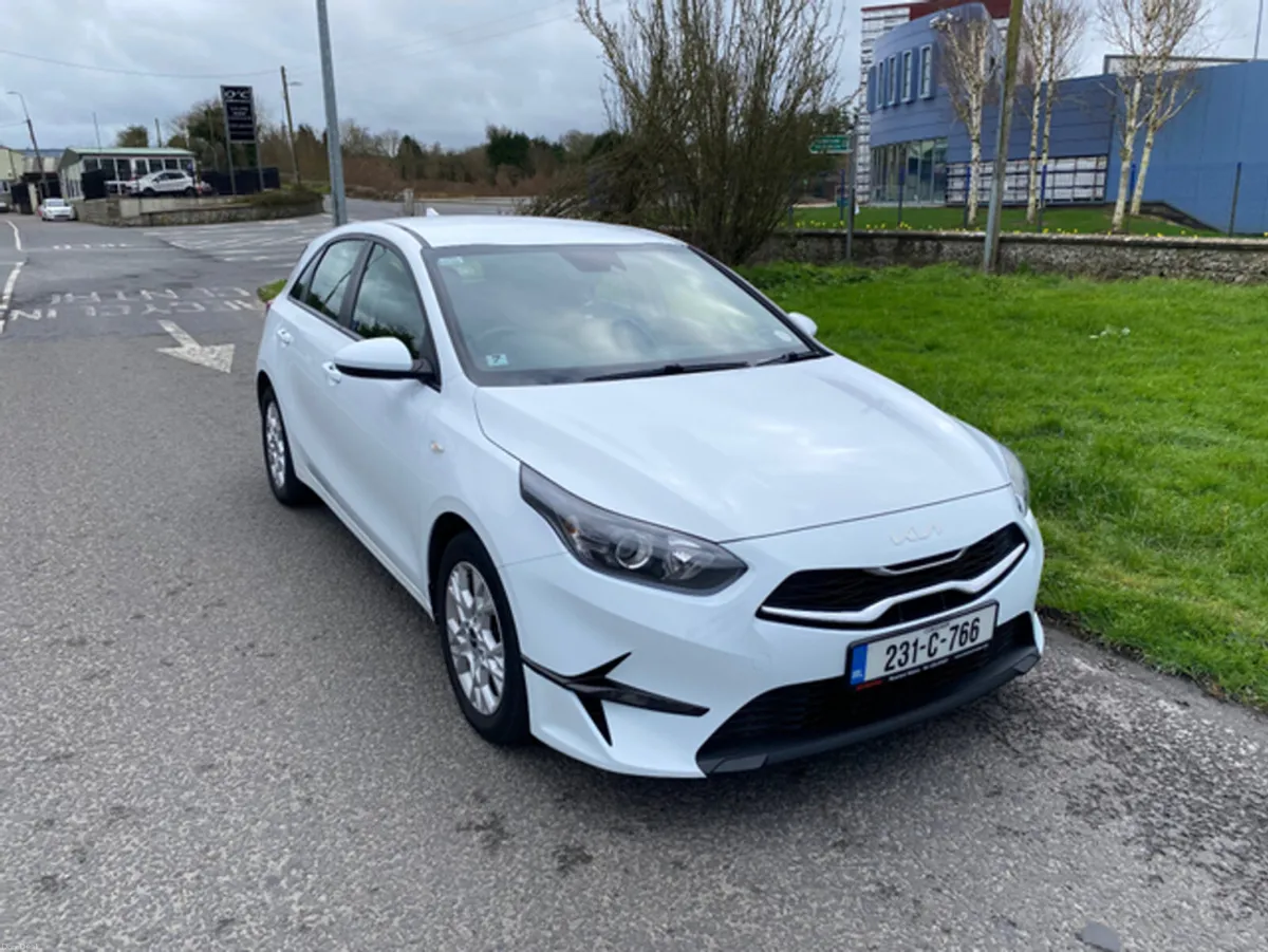 Kia Ceed 1.6 D MHEV K2 MY23 5DR - Image 1
