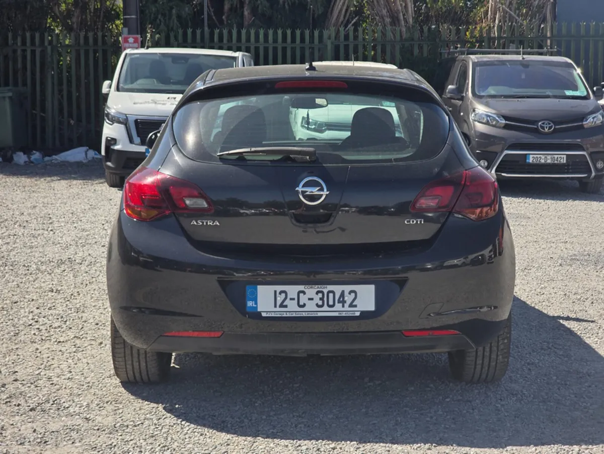 Opel Astra SE 1.7 CDTI 110PS 5DR - Image 6