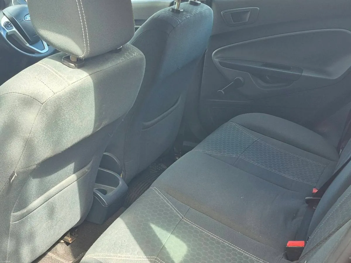 Ford fiesta - Image 4