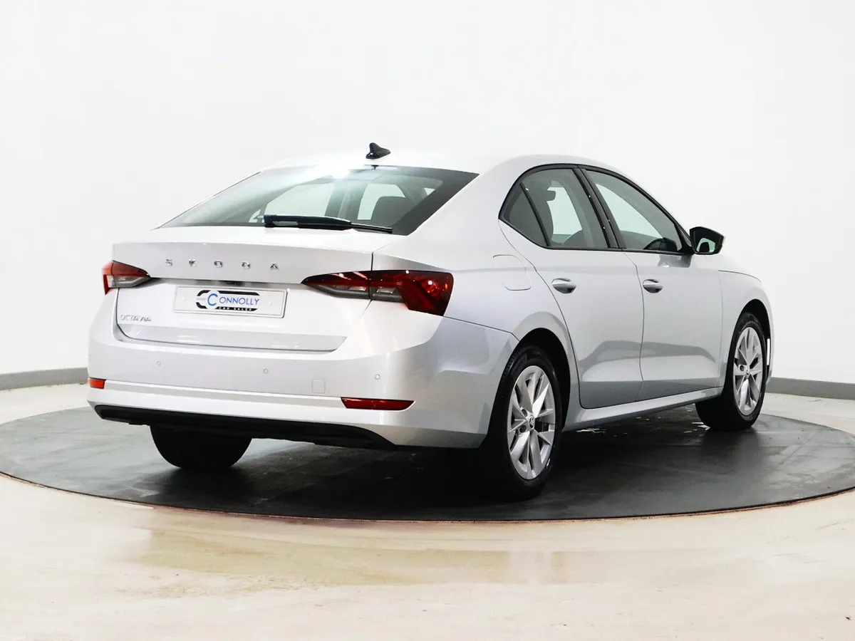 *29* 2023 Skoda Octavia 2.0TDI AMBITION - Image 3