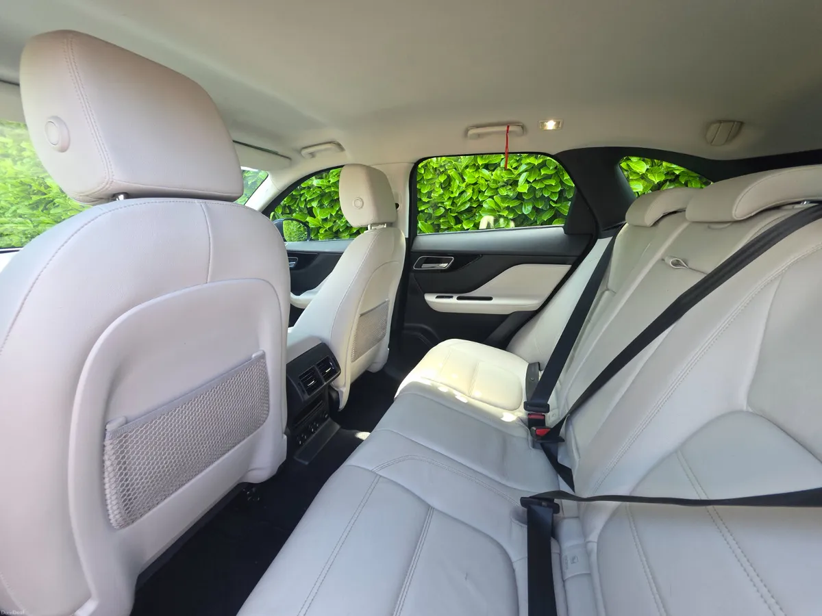 2017 Jaguar F-PACE 2.0D Prestige AWD Automatic - Image 6
