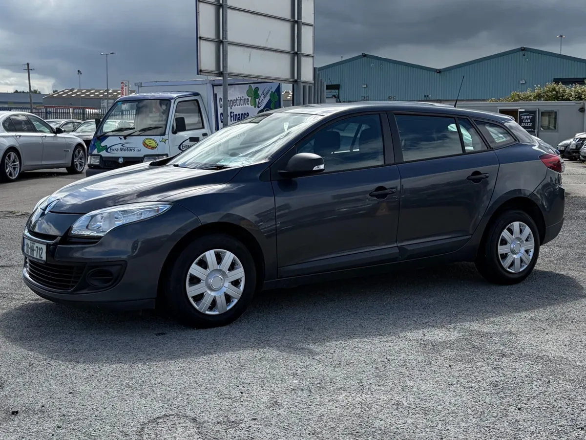 2013 Renault Megane 1.5D Est Nct 02/27 Tax 03/27 - Image 1