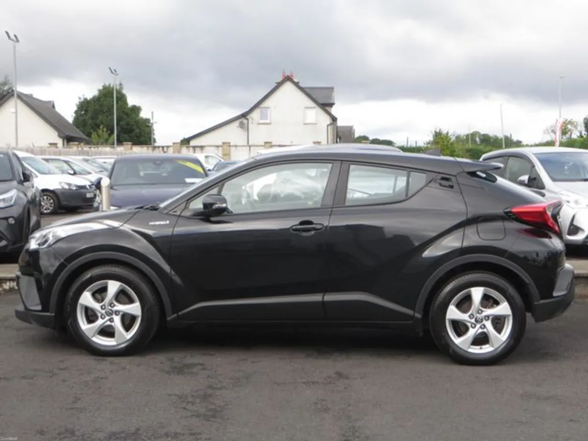 Toyota C-HR Icon HEV CVT 5DR Auto - Image 6