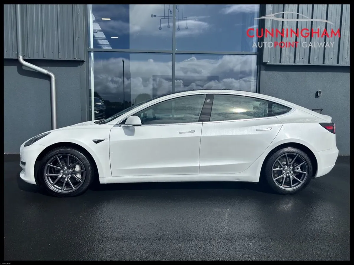 Tesla Model 3 Long Range Dual Motor AWD - Image 4