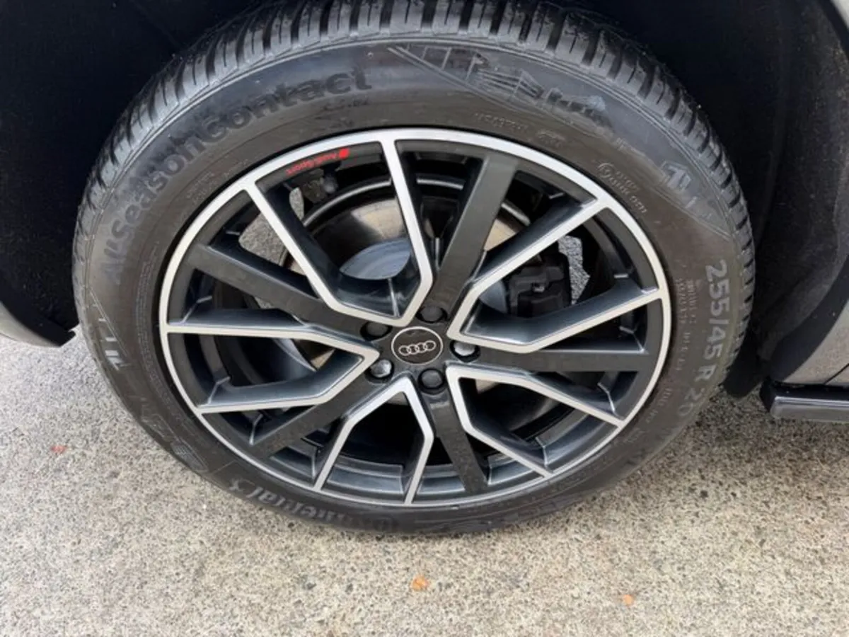 Audi Q5 TFSI E S LINE BLACK EDITION QUATTRO - Image 6