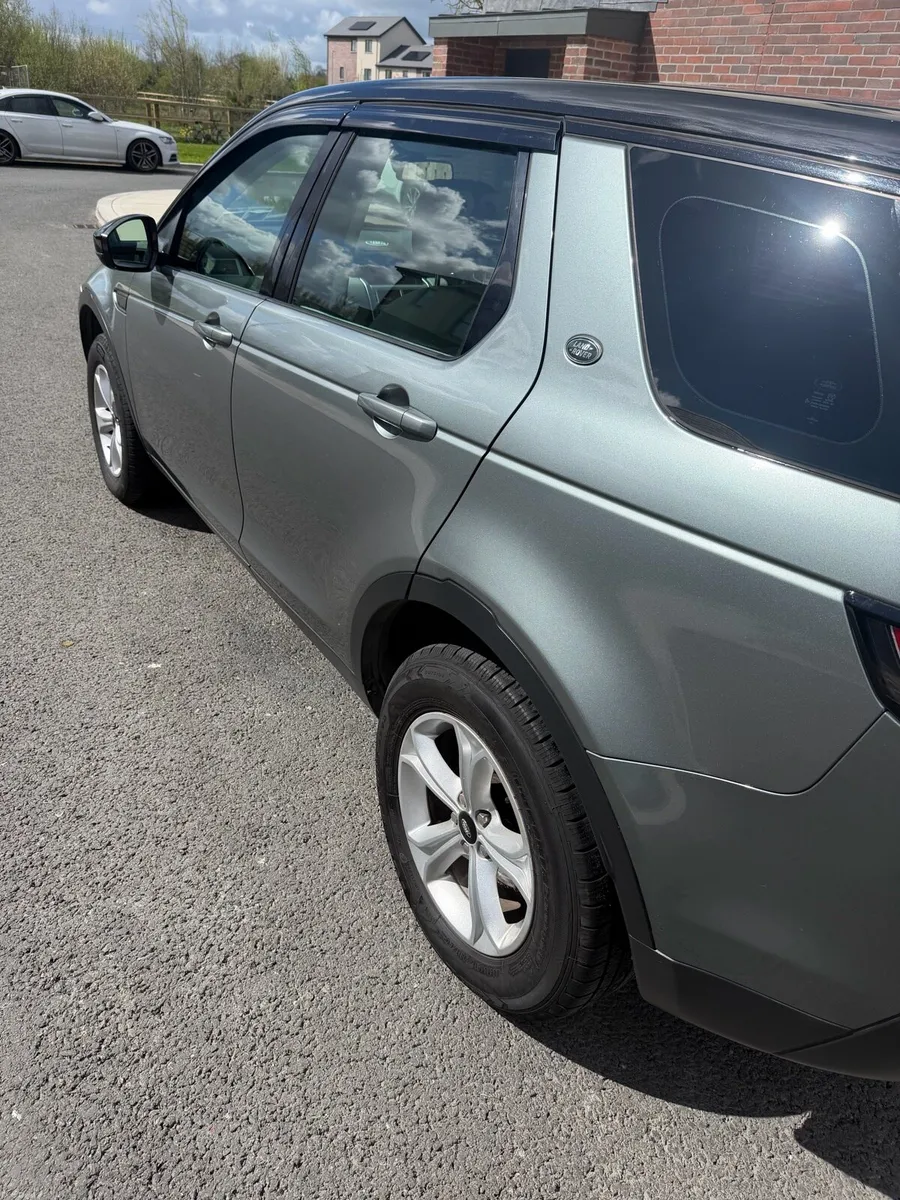 DISCOVERY SPORT - Image 6